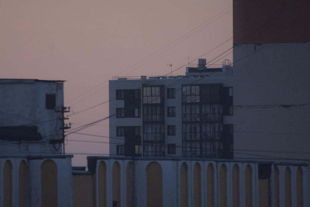 Tržište stanova u urbanim sredinama s modernim zgradama.